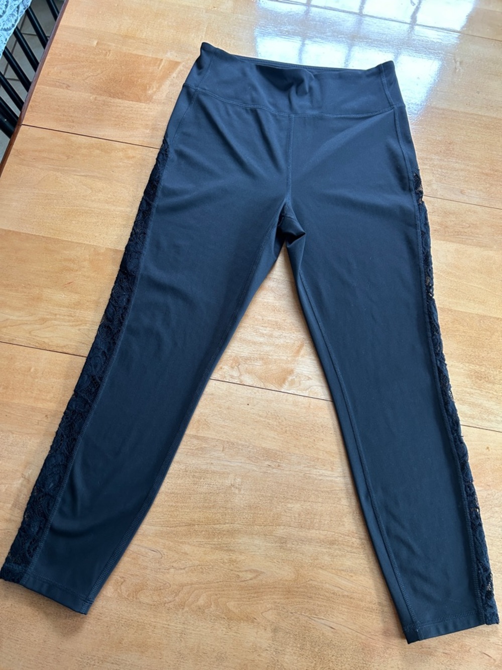 WALKPOP Black Lace-Trim Leggings